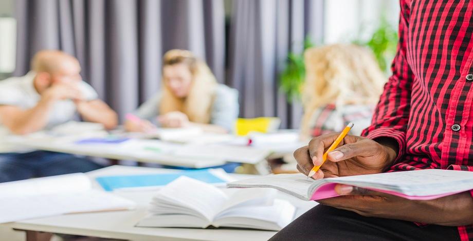 CUET-UG 2024: A Pen and Paper Mode Examination for 12 Subjects with Over 1 Lakh Registrations